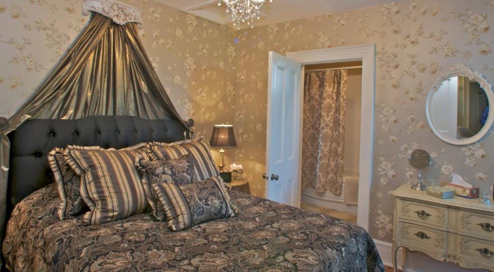 Maplehurst Manor Bed & Breakfast Brockville Ruang foto