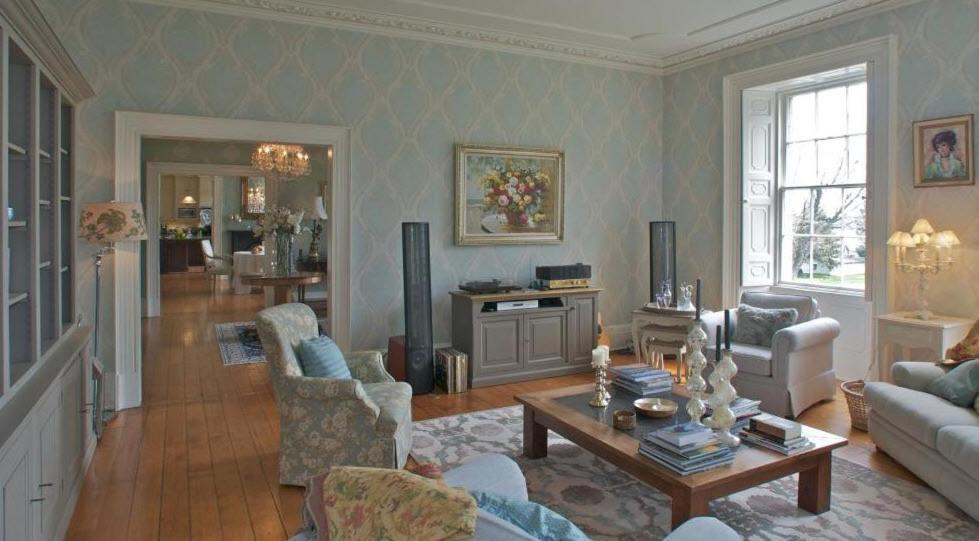 Maplehurst Manor Bed & Breakfast Brockville Bagian luar foto